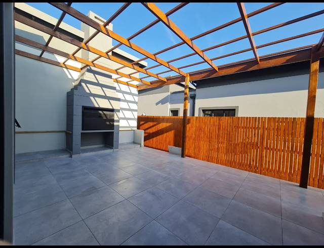 3 BEDROOM HOUSE FOR SALE IN PALM LAKES ESTATE